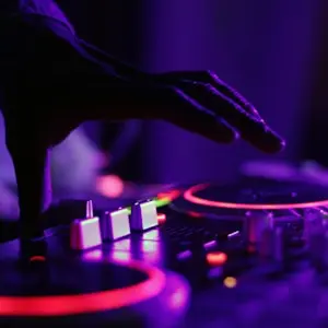 Studio Slay Radio — Mix DJ en direct sur notre webradio suisse